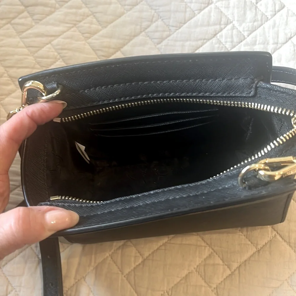 Michel Kors Mini Selma Leather crossbody bag black gold hardware - Picture 8 of 9